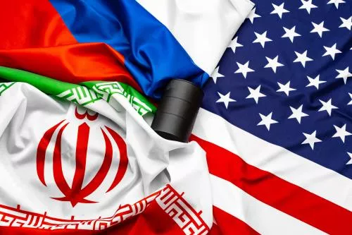 عکس با کیفیت پرچم‌های ایران ، آمریکا و روسیه کنار بشکه نفت با مفهوم تحریم نفتی - نفت 27707