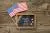 فایل PSD موکاپ پرچم های آمریکایی به همراه قاب به صورت لایه باز و قابل ویرایش و رایگان 25568