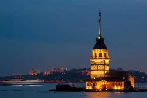 عکس JPG باکیفیت شهر استانبول شامل برج دختر در شب 24395