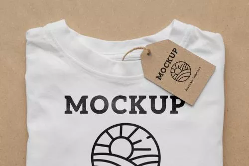 دانلود فایل PSD موکاپ لوگو روی بسته بندی تی‌شرت و تگ لباس 24757