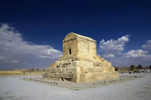 عکس با کیفیت آرامگاه کوروش بزرگ در پاسارگاد ایران 25056