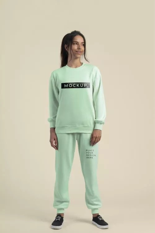 فایل PSD موکاپ هودی شلوار جاگر زنانه 25252