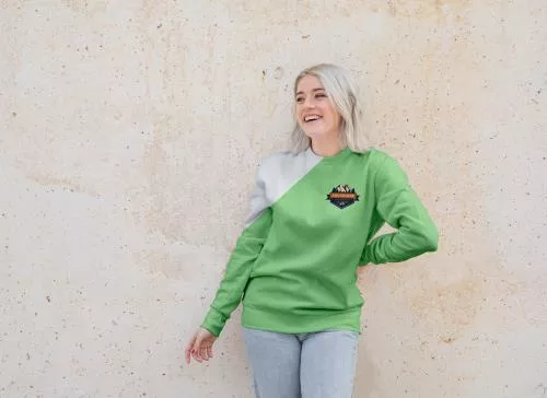 فایل PSD موکاپ هودی زن جوان 25258