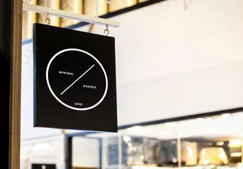 فایل PSD موکاپ تابلوی سیاه در بیرون کافه 25289