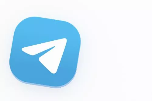 عکس با کیفیت لوگو اپلیکیشن تلگرام رندر سه بعدی با پس زمینه سفید 27579