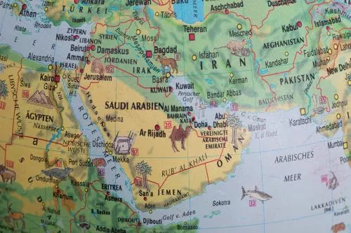 عکس با کیفیت نمای نزدیک کره زمین از نقشه قاره ها و شبه جزیره عربستان، وسیله ضروری برای درس های جغرافیا 25622