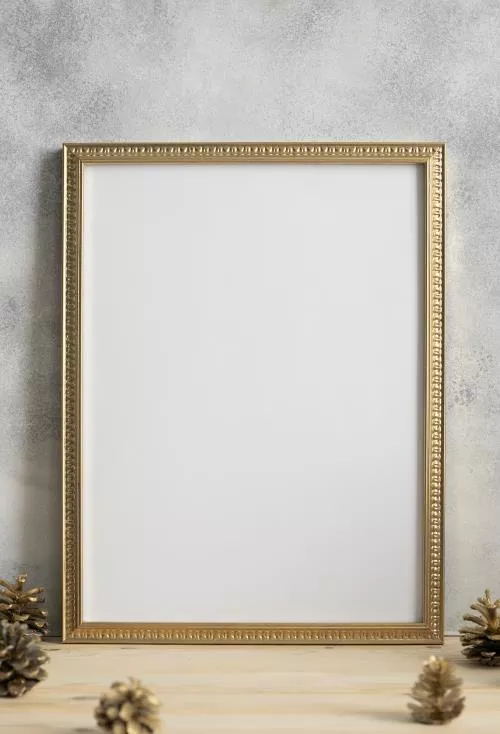 فایل PSD طراحی موکاپ قاب عکس طلایی رایگان 25686