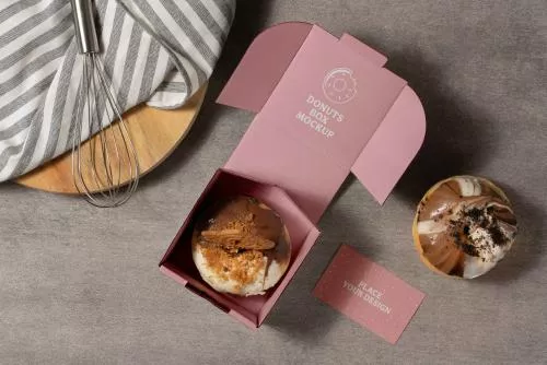 فایل PSD طراحی موکاپ جعبه دونات مناسب برای شیرینی پزی ها و قنادی ها 28116