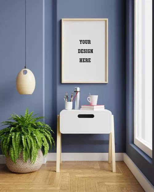 موکاپ PSD رایگان قاب عکس روی دیوار در کنار پنجره به همراه گلدان و میز 21567