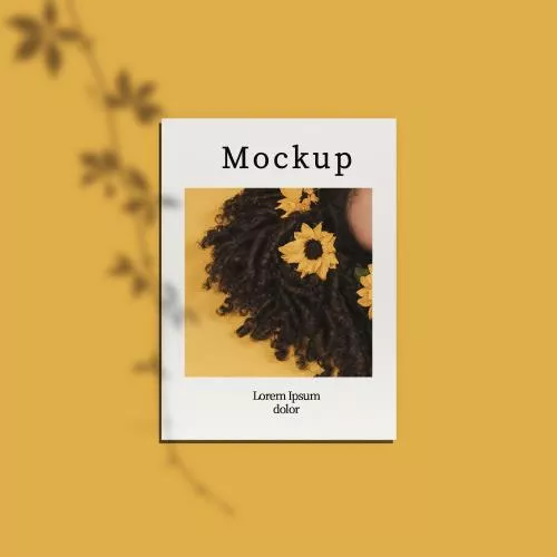 موکاپ PSD لایه باز عکس پولاروید به روی دیوار زرد رنگ همراه سایه گل (عکس شامل فایل نیست) 21623