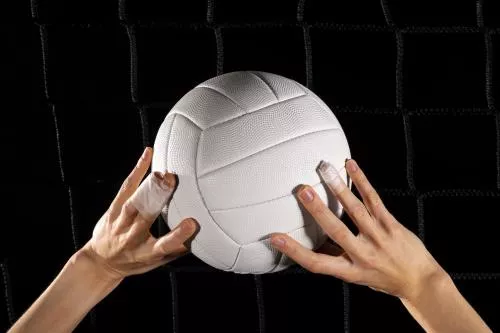 عکس با کیفیت دست ها در حال بازی والیبال 26492