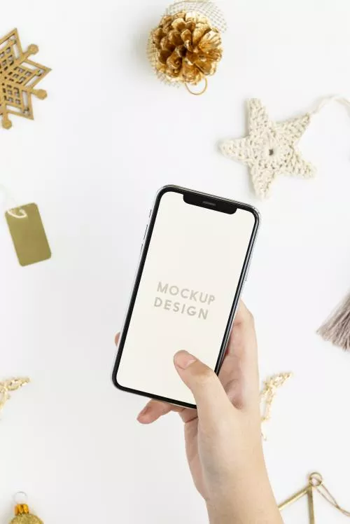 موکاپ موبایل در دست خانم با زمینه سفید 22048