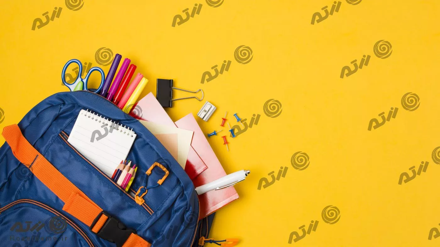 عکس رایگان JPG باکیفیت کیف مدرسه و لوازم تحریر با پس زمینه زرد 22121
